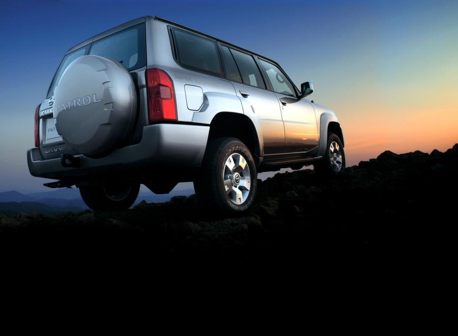  Nissan Patrol 5-Door 2004 года  (фото 4 из 20)
